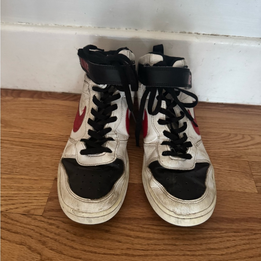 Nike Court Borough Mid 2 Sneakers Youth Size 6 | White-Black-Red